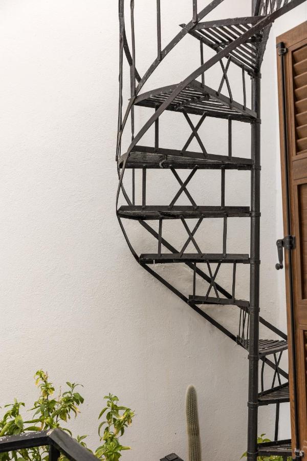Elizabeth'S Small Apartment Naxos City エクステリア 写真