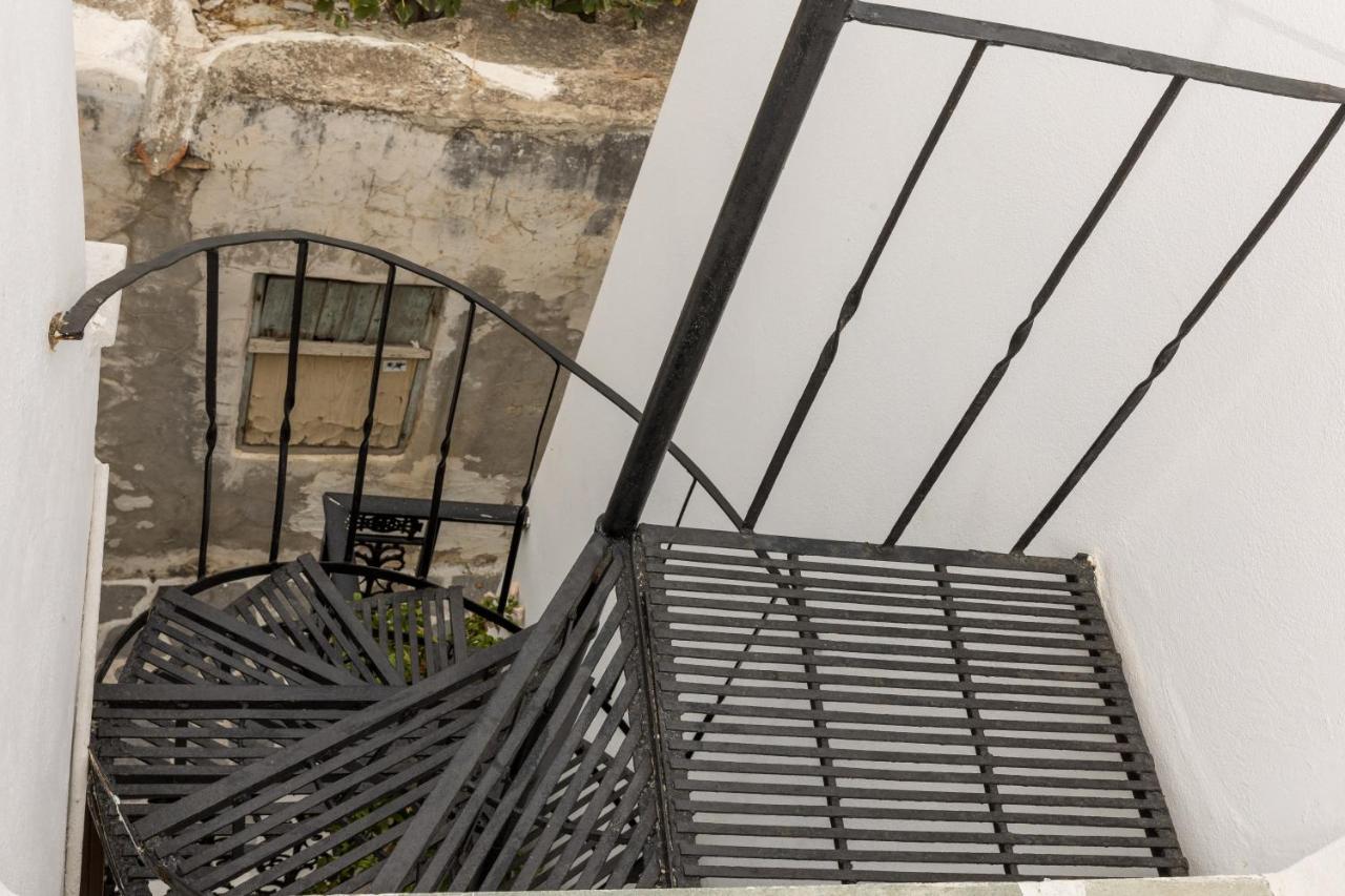 Elizabeth'S Small Apartment Naxos City エクステリア 写真